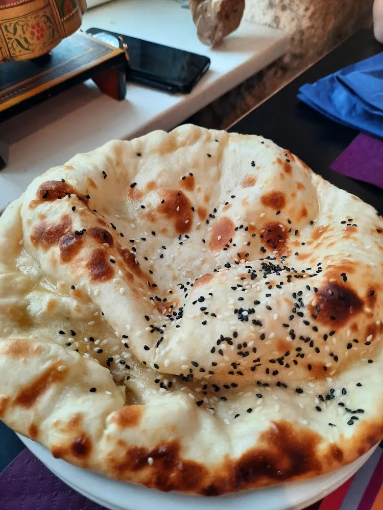 Naan Ail